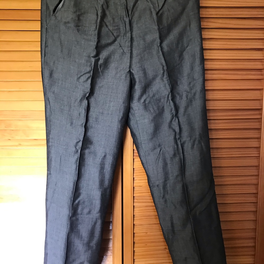 Voter nom size 4 silky pants kaki grey